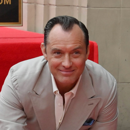 Jude Law va juca rolul lui Vladimir Putin în "Vrajitorul de la Kremlin"