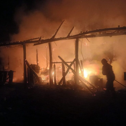 Incendiu devastator, adăpost pentru animale distrus în Teaca