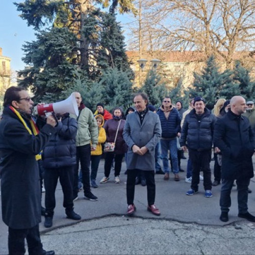 Protest împotriva alegerilor anulate la Prefectura Constanța