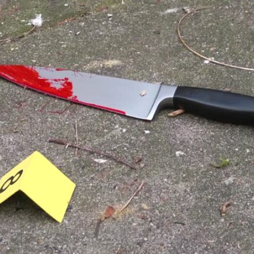 Paznic înjunghiat la Spitalul din Onești de un bărbat beat