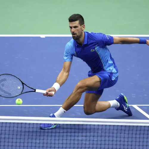Novak Djokovici se califică în sferturile Australian Open după o victorie în trei seturi