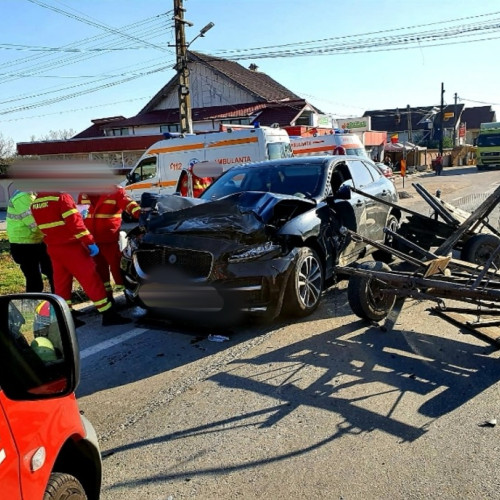 Accident rutier între un autoturism și un atelaj în Argeș