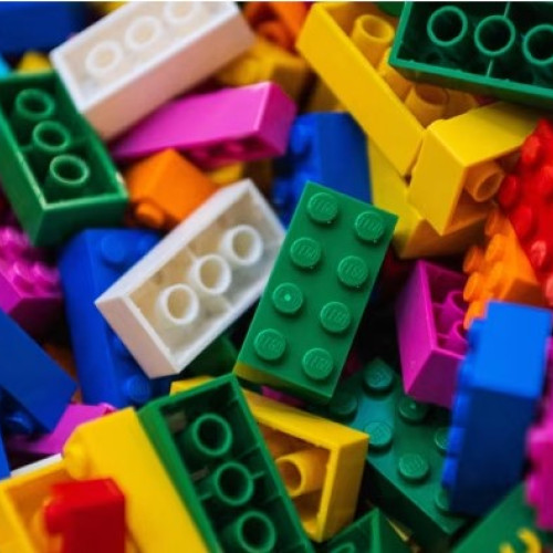 Cum jucăriile Lego pregătesc copiii pentru cariere în inginerie