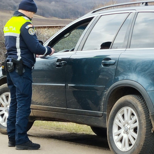 Botoșănean prins conducând cu permisul suspendat