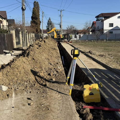 Vremea favorabilă sprijină extinderea rețelei de canalizare în comuna Răzvad