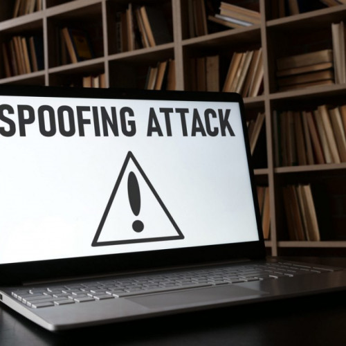 Escrocherii bancare în creștere prin tehnica "spoofing"