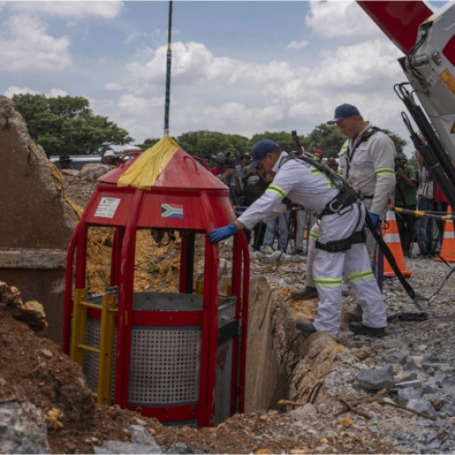 Doi localnici din Stilfontein salvează mineri blocați într-o mină abandonată