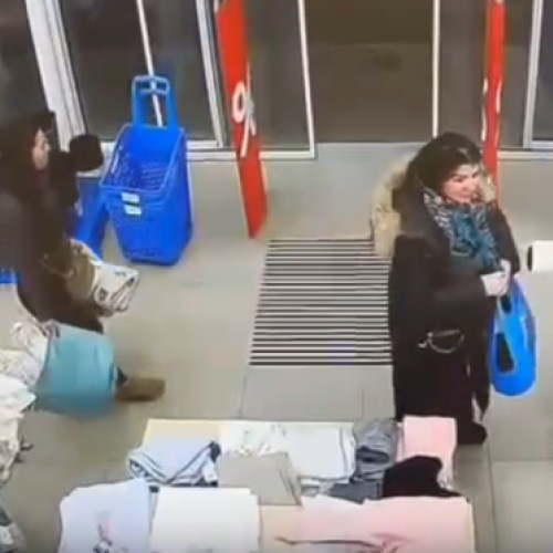 Trei femei din Dej furează dintr-un magazin în "Blue Monday"