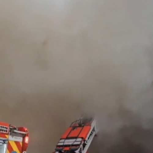 Incendiu devastator într-o clădire din Slatina