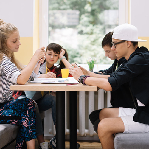 Restaurantul din apropierea unei școli se confruntă cu probleme legale