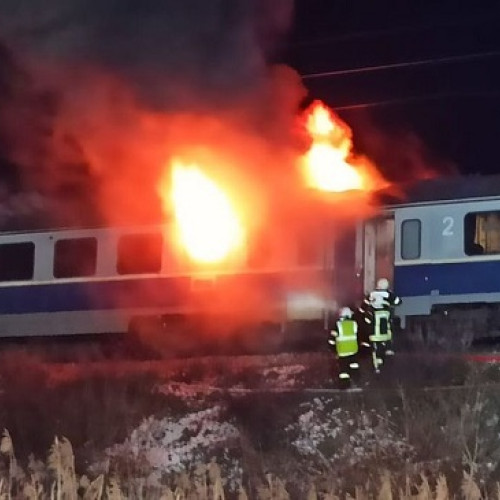 Incendiu la un tren de pasageri în apropierea localității Pecica