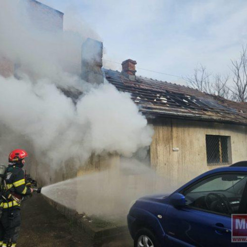Incendiu la o clădire dezafectată în Dorohoi