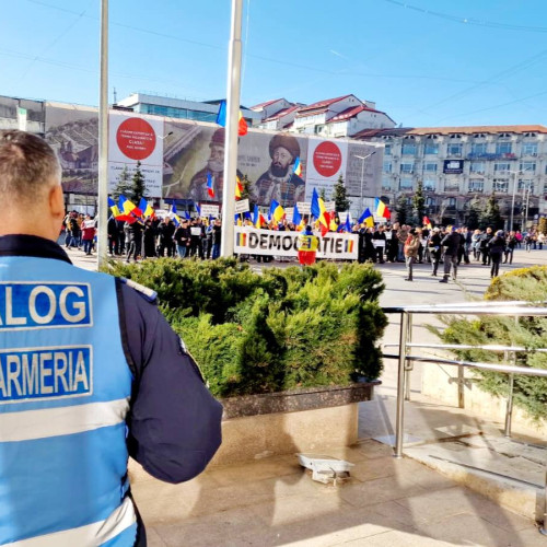 Jandarmii din Dâmbovița asigură ordinea publică la adunarea publică din Târgoviște