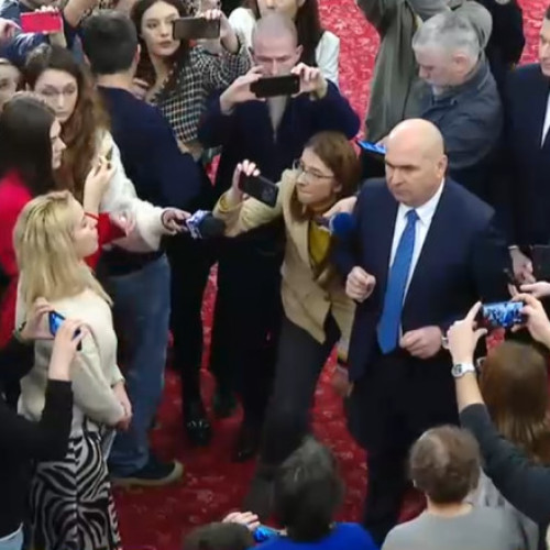 Protest spontan al angajaților din Senat împotriva tăierilor de posturi