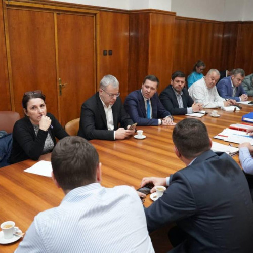 Autoritățile din Dâmbovița discută despre extinderea DN 71 Târgoviște - Sinaia