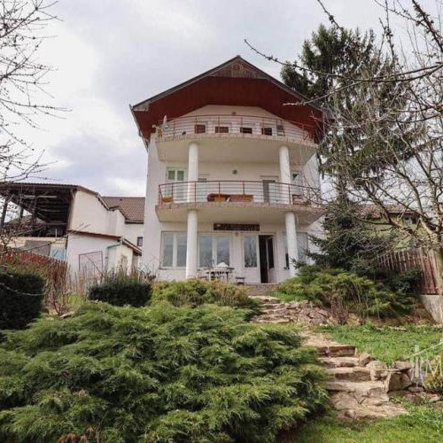 Vila de 700.000 de euro din Gruia, Cluj-Napoca, ridică controverse pe rețelele sociale