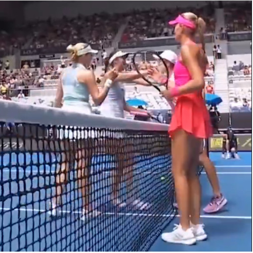 tensiune la Australian Open: Lyudmyla Kichenok refuză să dea mâna cu Kristina Mladenovic