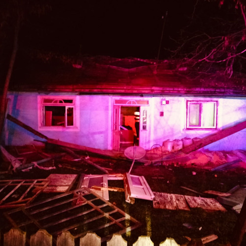 Explozie într-o casă din Gorbanesti: un bărbat de 72 de ani, rănit
