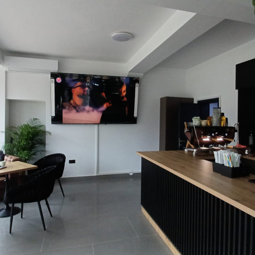 Se deschide Papillon Cafe în Botoșani