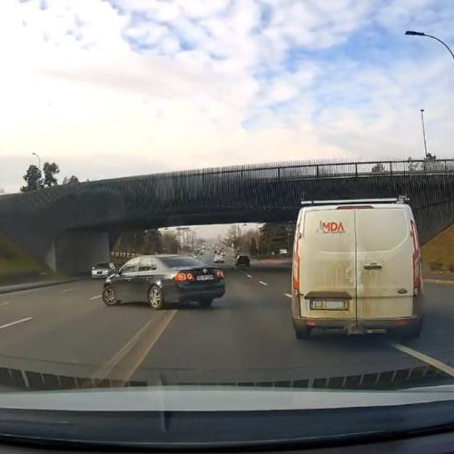 Incident pe Calea Florești: un șofer surprins făcând manevre periculoase
