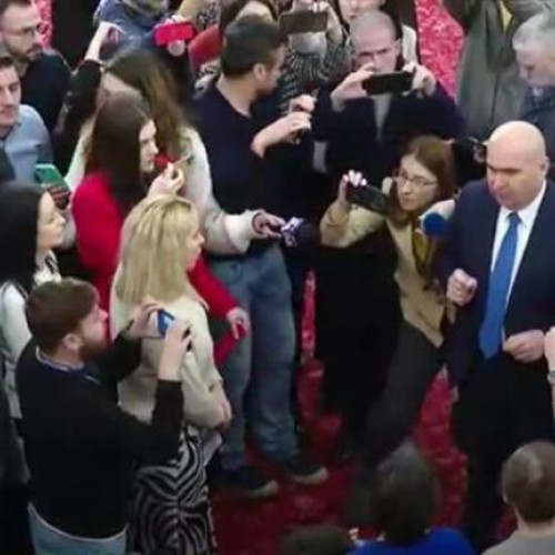 Ilie Bolojan anunță reduceri de posturi la Senat, stârnind controverse