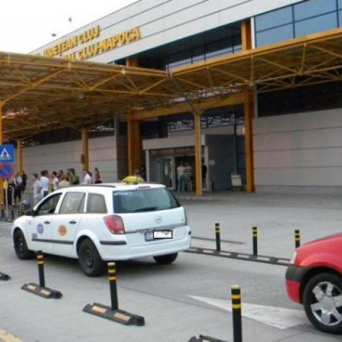 Clujenii și turiștii se plâng de comportamentul taximetriștilor de la Aeroportul Internațional "Avram Iancu"