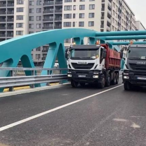 Circulația basculantelor de mare tonaj pe Podul Portelanului, o problemă persistentă