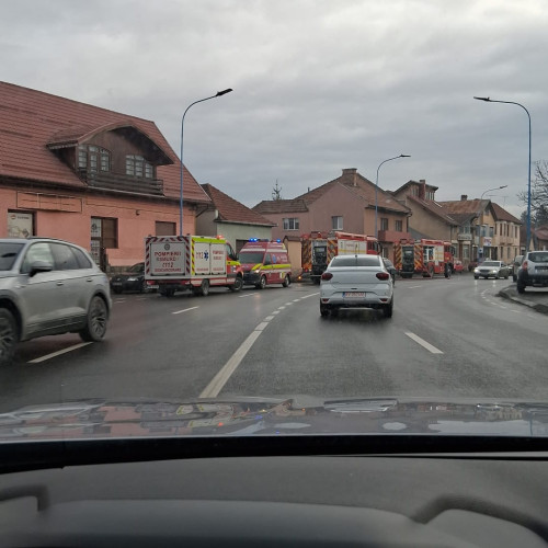 Incendiu într-un bloc din Brașov, o persoană rănită