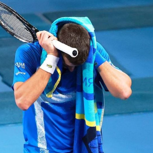 Novak Djokovic se retrage din semifinale la Australian Open din cauza problemelor de sănătate