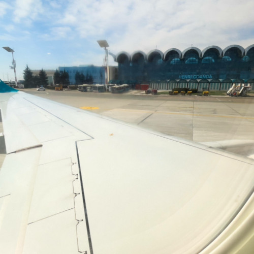 Panică pe aeroportul "Henri Coandă": două zboruri au solicitat aterizare de urgență