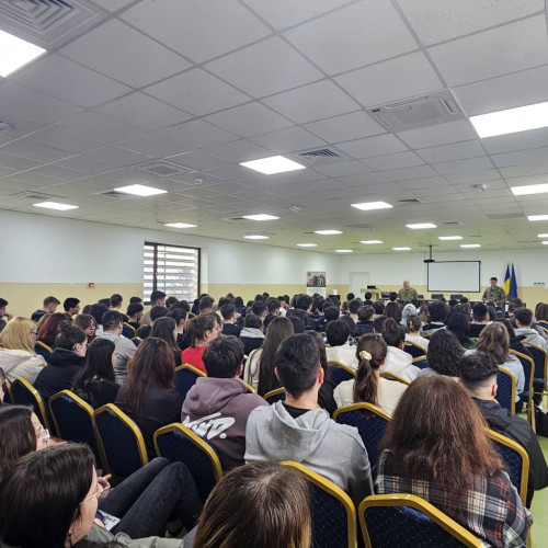 Promovarea carierei militare în Dâmbovița