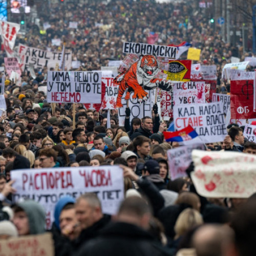 Proteste masive în Serbia pentru corectarea corupției și responsabilizare