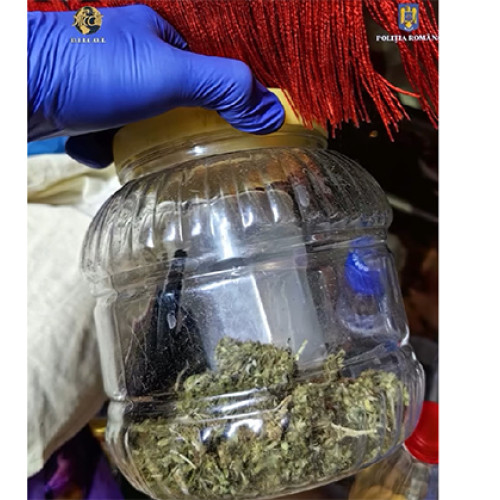 Traficant de droguri prins pe Autostrada A2 cu peste 100 de grame de canabis