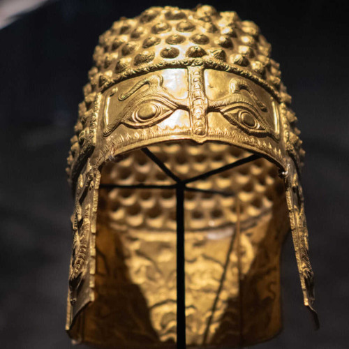 Jaful pieselor dacice din Olanda: Coiful de aur de la Cotofenesti, printre capodoperele furate