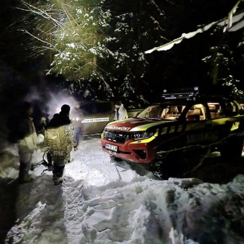 Doi turiști salvați din Muntii Rodnei