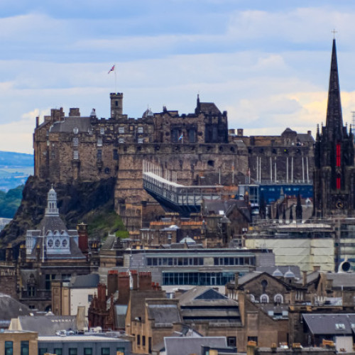 Edinburgh va introduce o taxă turistică de 5% începând cu iulie 2026