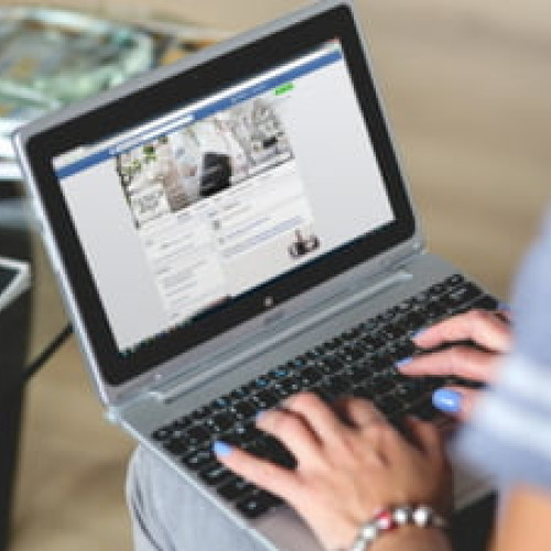 România, pe ultimul loc în utilizarea internetului pentru cursuri online în Uniunea Europeană