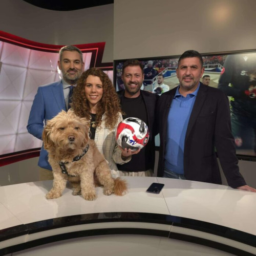 Licitație pentru o minge semnată de foști internaționali, banii vor fi donați pentru câini