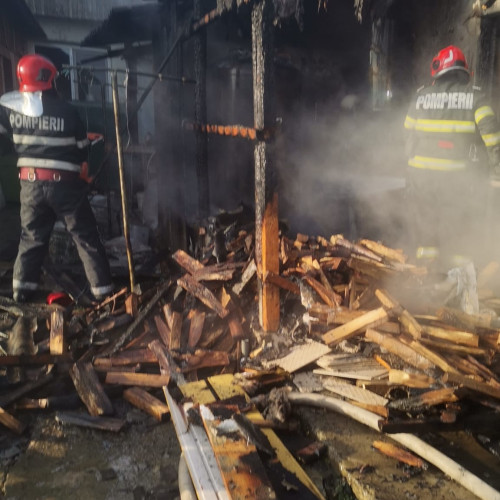 Incendiu în gospodăria din Rachiti, fără victime, dar cu pagube mari