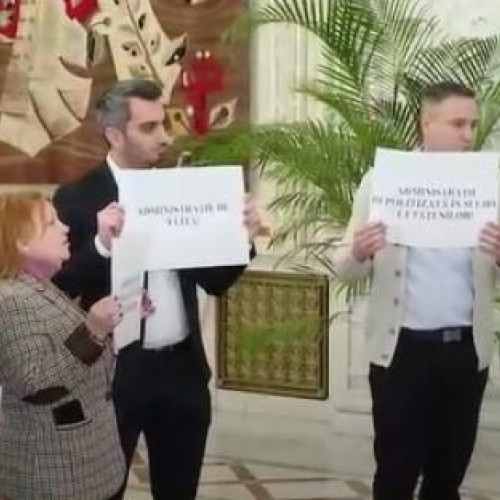 Protest spontan în Parlamentul României după anunțul lui Ilie Bolojan