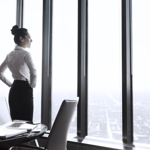 Optimism moderat în rândul directorilor executivi cu privire la economia globală