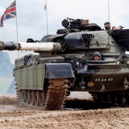 Premierul Marii Britanii, Keir Starmer, sub presiune pentru majorarea cheltuielilor de apărare