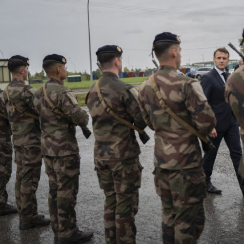 Franța consideră trimiterea de trupe în Groenlanda