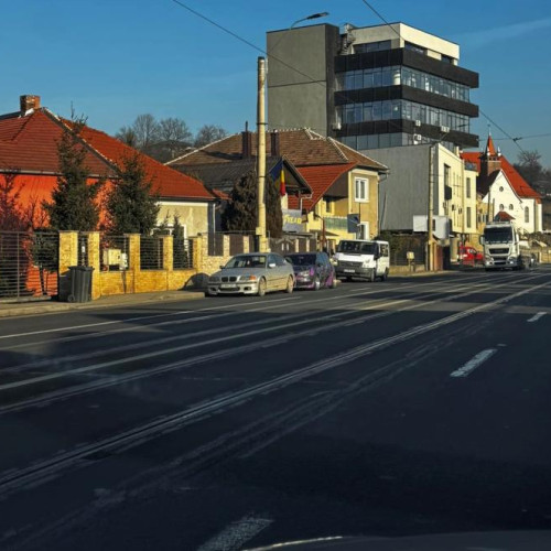 Trafic afectat de parcarea ilegala pe strada Oasului din Cluj