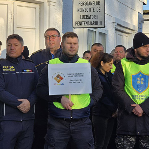 Protest masiv în fața Penitenciarului Constanța-Poarta Albă