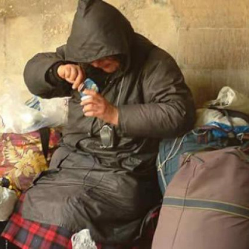 Clujean solicită primăriei evacuarea unei familii de oameni ai străzii