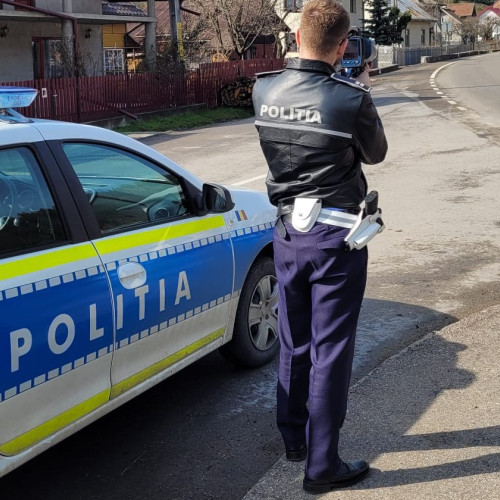 Botoșănean fără permis, prins conducând cu 123 km/h în localitate