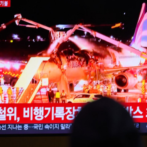 Avion de pasageri cuprins de flăcări înainte de decolare în Coreea de Sud