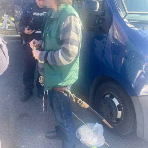 Incident cu o sabie și un cuțit în Piața Victoriei din București