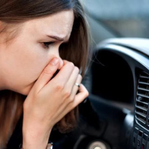 Mirosuri neplăcute pe autostrada A1 atrag atenția unei clujence mutată în Sibiu